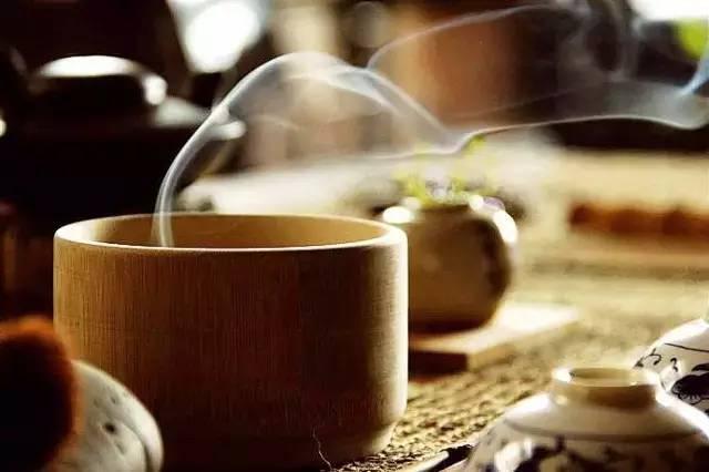 茶要静，心平气和才能品出好茶茶教会了我们什么？