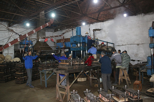 湖南省经信委调研组在临湘市调研黑茶产业发展情况