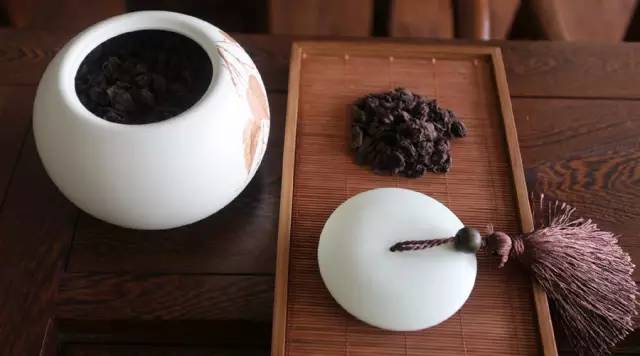 安化黑茶的专业保藏、家庭保藏