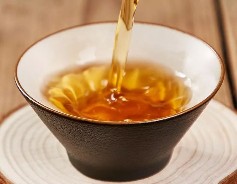 安化黑茶助你清肠刮油，迅速排出体内垃圾毒素！