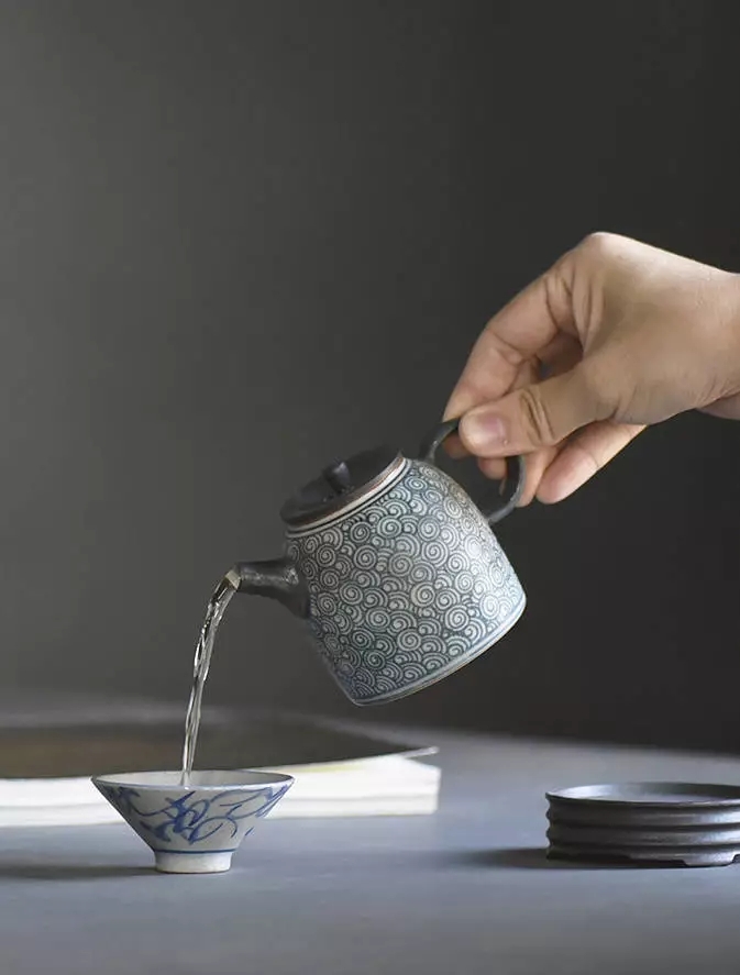 安化黑茶什么温度喝最好呢？