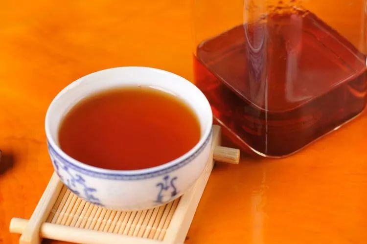 千年金花与茯茶请您喝更好的金普茯