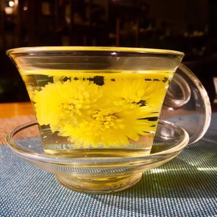 菊花茶适合在冬天喝吗