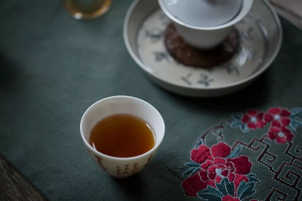 武夷岩茶2012丨干仓存放，正岩产区，一口喝懂老岩茶的好