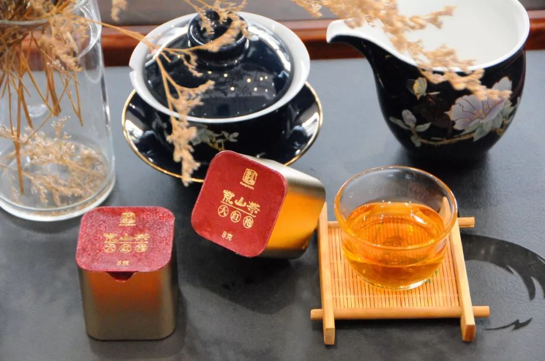 大红袍与红茶的区别，爱喝茶的你都了解吗？