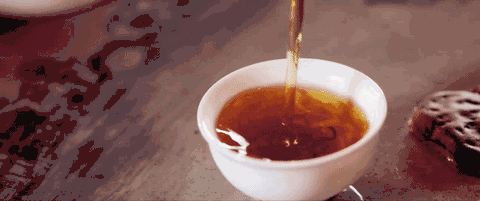 “咻咻咻”，福鼎白茶最准确的品饮方法，你知道吗