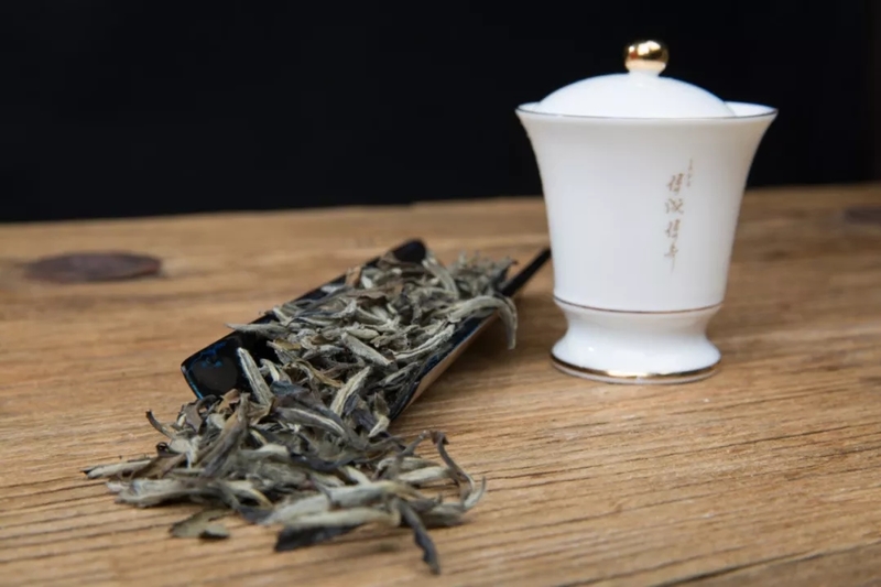 陈年存放的老白茶，真的是越久越香吗？