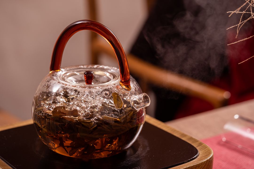 你知道为什么老白茶最适合煮着喝吗？