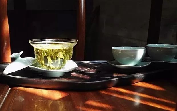 西湖龙井茶未解之谜六：头采茶珍贵的秘密，标准答案解析！