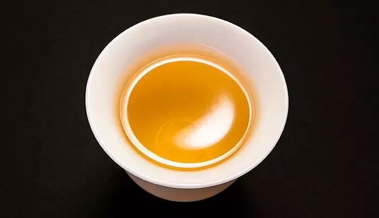 收藏白茶，首先要选对白茶丨相厚好友茶，香厚黄金汤