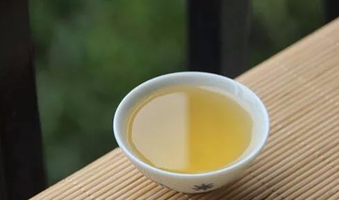 普洱茶是拼配的好还是古树纯料好？