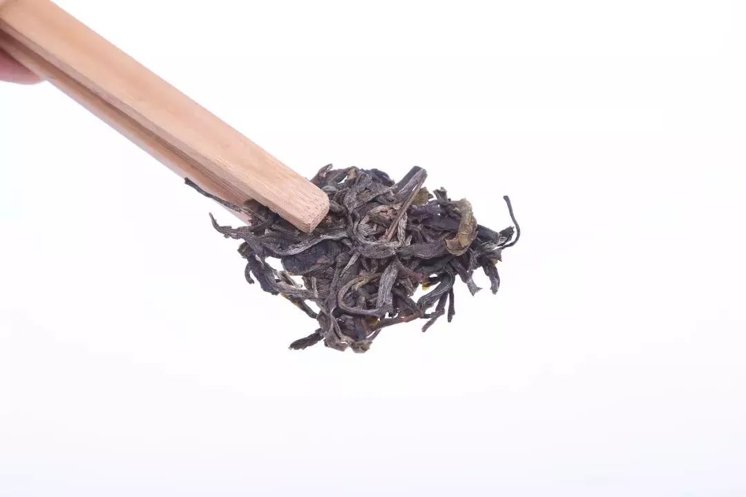 普洱生茶茶汤会呈现出浑浊之色是什么原因？