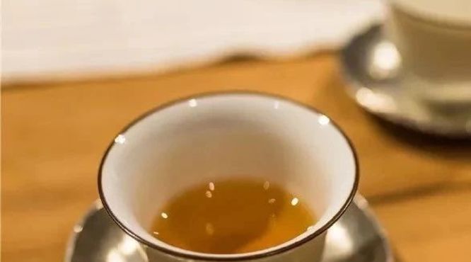 品茶误区丨挂杯香明显的普洱茶就是质量上乘的普洱茶？