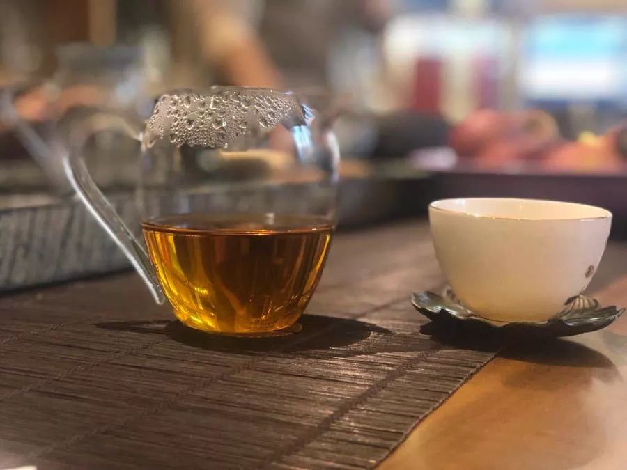 喝普洱茶时，茶客们经常说的生津、回甘是什么