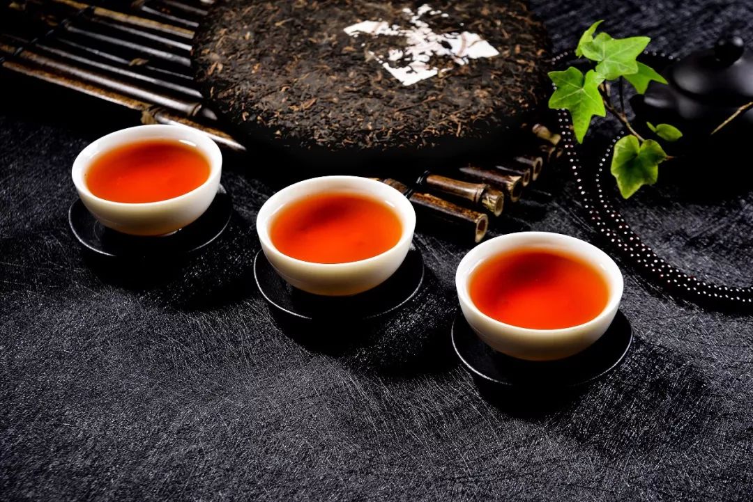 普洱茶汤的颜色会随着年份越变越红？