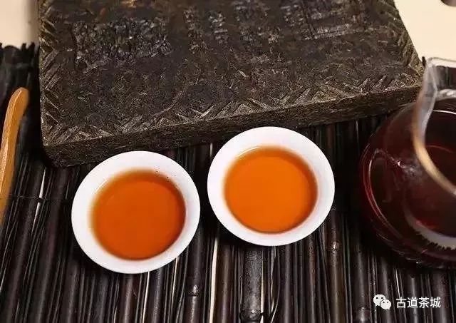 古道茶城|黑茶渣的10大妙用，最后一种最神奇！