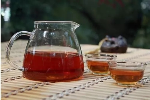老黑茶的身份标识是什么？