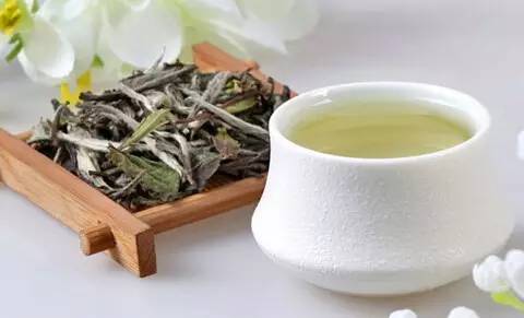 绿茶、红茶、乌龙茶、白茶、黑茶，黄茶都有什么特性、功效？不同的人群更适合喝哪种茶，你都知道吗?
