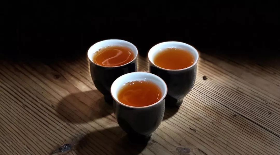 多喝白茶促健康，白茶功效