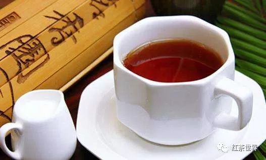 红茶世界：为何一喝绿茶就胃痛一喝红茶就舒服？