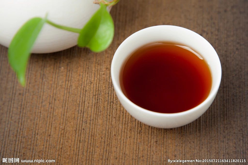 【红茶俱乐部】为什么茶多酚含量高的茶树品种适制红茶？