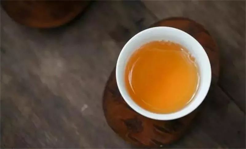 红茶的汤色真的是越红越好？