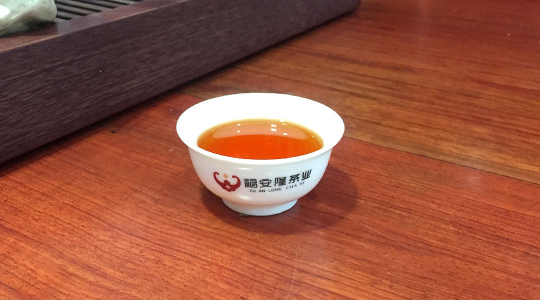 晒红VS烤红，谁说红茶不能用100℃沸水冲泡？