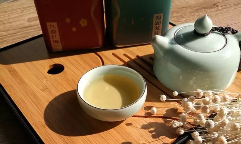 爱喝龙井的你，知道龙井茶的功效和冲泡方法吗？