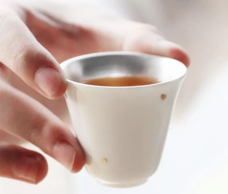 饮茶有度，一天喝多少更健康？
