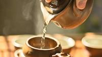 每日饮茶2~3杯，让体内维持足够的茶多酚含量