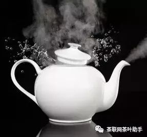 泡茶的水也有保质期，要小心使用