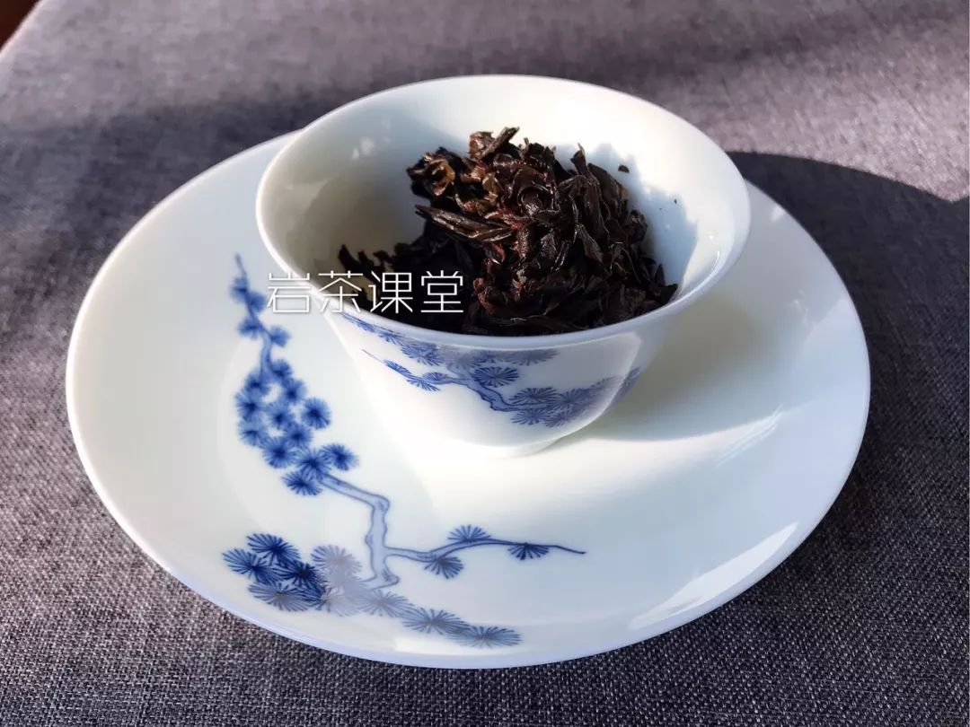 返青的岩茶，用紫砂壶冲泡能起死回生？