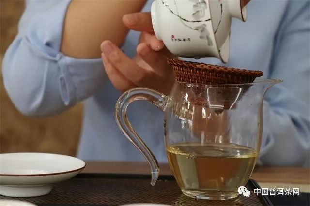 泡茶第一道是洗茶、醒茶还是润茶？丨实用