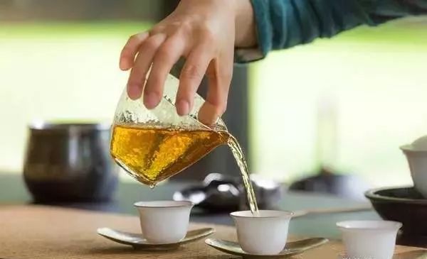 泡茶该放多少茶叶？不同的茶有不同的投茶方法