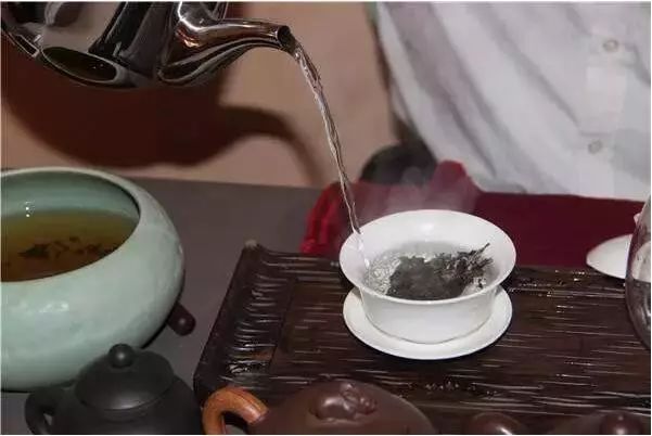 实用教你泡茶注水的几种形式