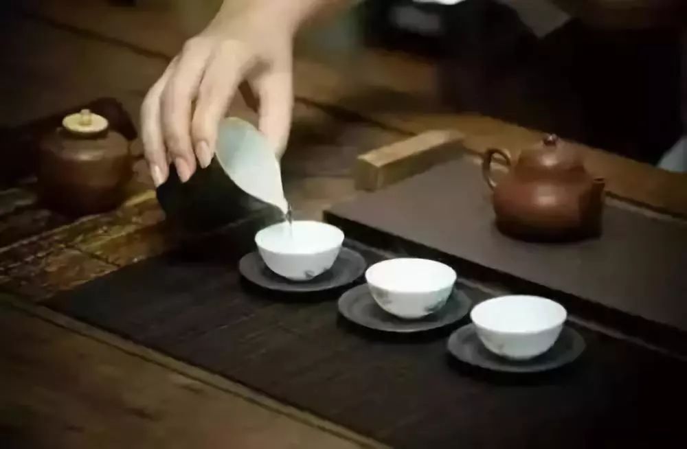 关于茶的冲泡：用什么水泡茶，就可以看出有没有好茶？