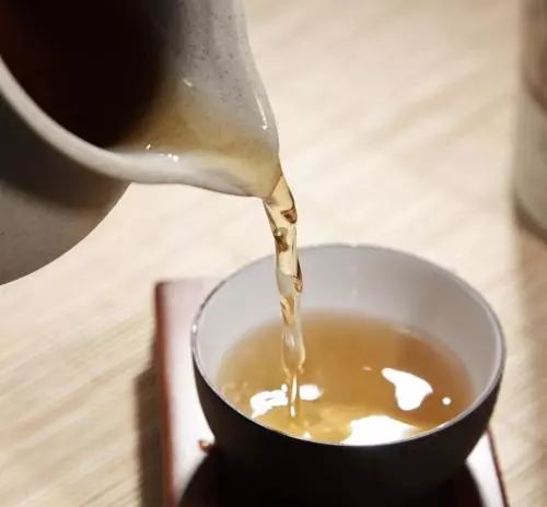 关于茶的冲泡：用什么水泡茶，就可以看出有没有好茶？