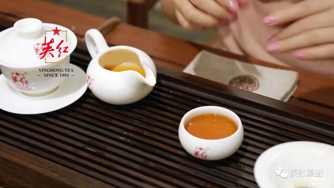 关于茶的美文：英红品牌金毛毫冲泡过程