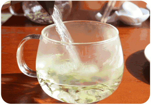 在茶叶水里倒点食盐有什么作用？