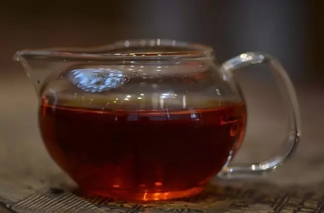 百年奇苑：收藏岩茶有哪些讲究？