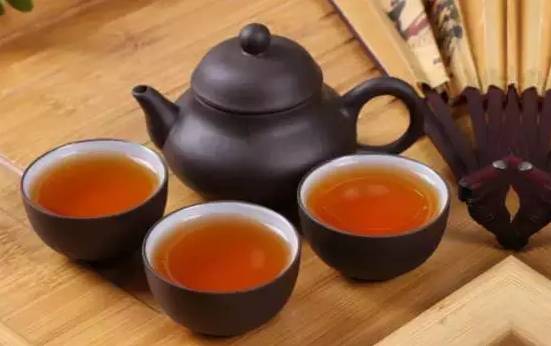 关于茶文化：中年多喝茶，老年少吃药！