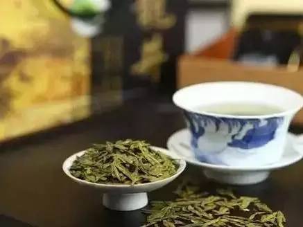 关于茶文化：中年多喝茶，老年少吃药！