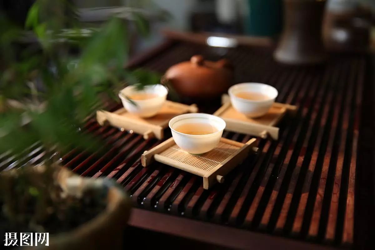 关于茶文化：茶克烟毒，这是烟民更要喝茶的原因