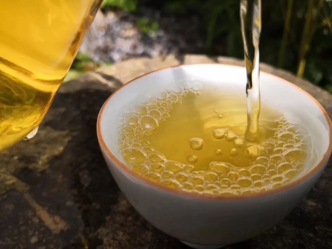 如何区分茶汤的浓淡度和饱满度