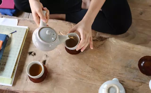 疑惑：为什么茶叶能煮着喝，却不能久泡？