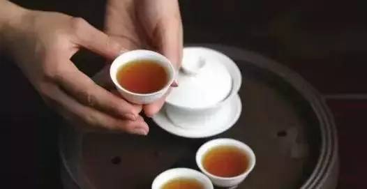 喝茶时放上两片，预防肝硬化，就从这样喝茶开始！