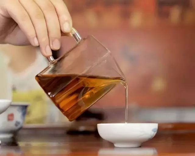 为什么熟茶发酵后，最好放几年再喝？
