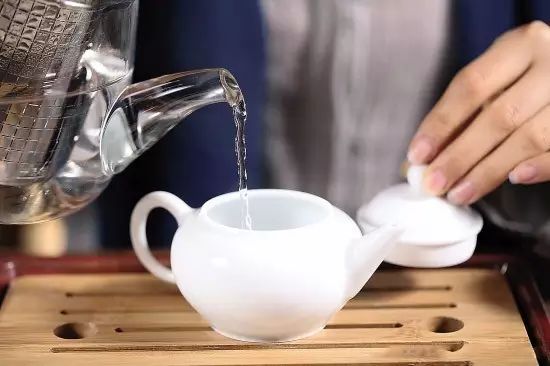 茶可以不洗，但“醒茶”是关键！