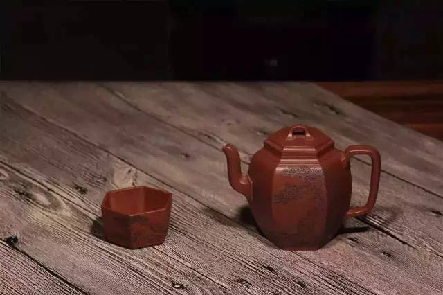 教壶友们怎样选、沏、养紫砂茶具的方法