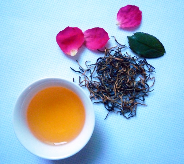 正山小种红茶的简单泡法和功夫泡法。